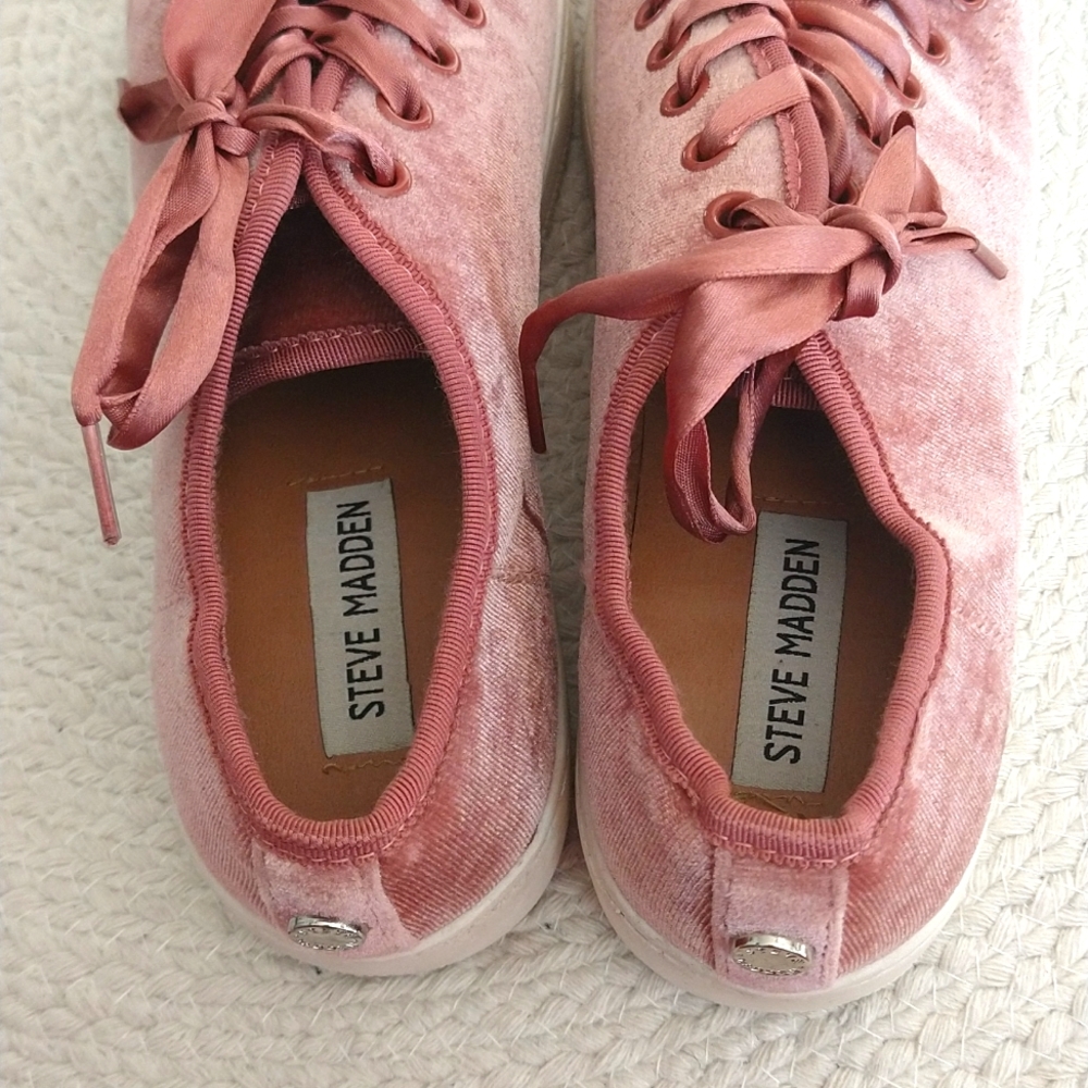 Steve Madden Pink Bertie Blush Velvet Sneakers View 5